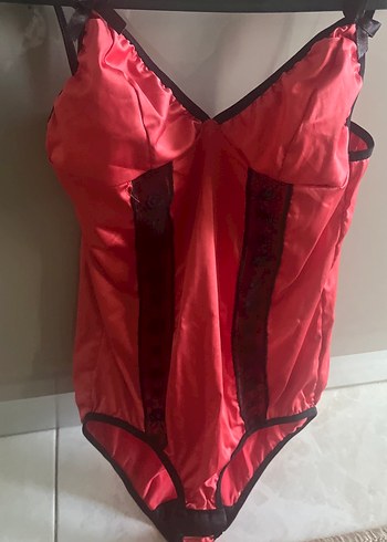 Dantelli Kırmızı Straplez Büstiyer - Görsel 3