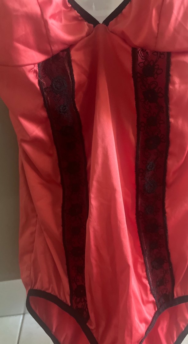 Dantelli Kırmızı Straplez Büstiyer - Görsel 4