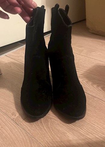 Siyah Süet divarese Kadın Topuklu Bot - Görsel 4