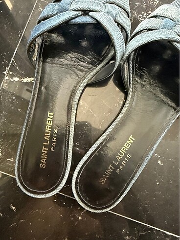 37 Beden Saint Laurent terlik