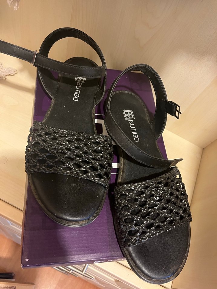 Siyah önden tek bantlı sandalet - Görsel 5