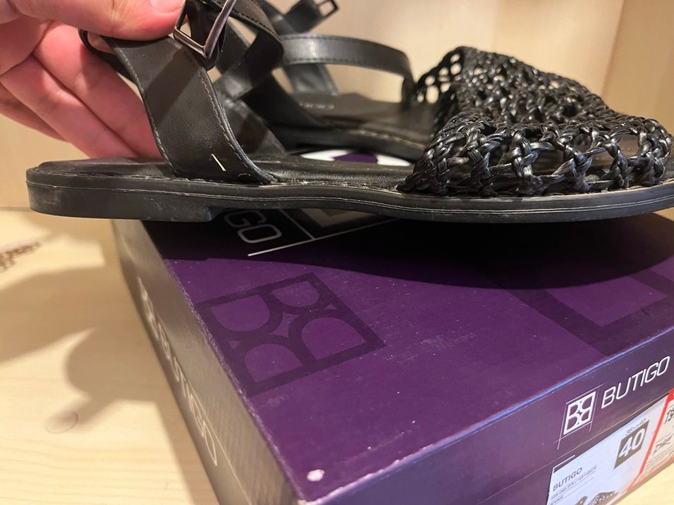 Siyah önden tek bantlı sandalet - Görsel 3