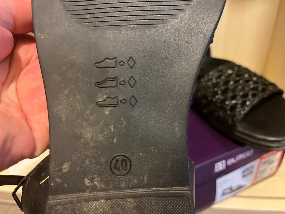 Siyah önden tek bantlı sandalet - Görsel 2