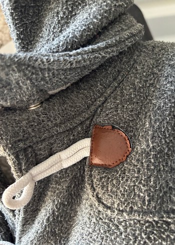 Düğmeli Kapüşonlu Gri Erkek Çocuk Kabanı - Görsel 4