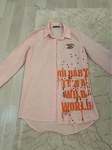 pembe gömlek