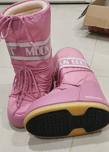 Moon Boot Moon boot orijinal urun sifirdir hic kullanilmadi 39-40no