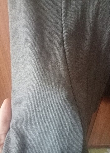 40 Beden gri Renk Gri fitilli etek hiç giyilmedi beli lastiklidir 42 bedene kdr ol