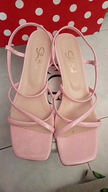 Şeker pembesi küçük topuklu ayakkabi shoe butik