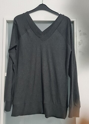 Koton marka XL beden V yaka penye tshirt 