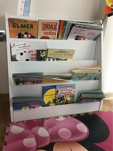 Montessori yerden kitaplık