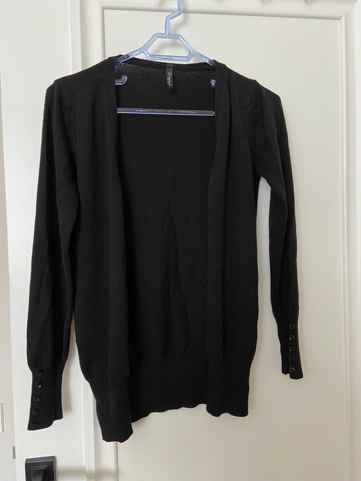 Düğmeli Siyah Midi V Yaka Hırka - Görsel 2