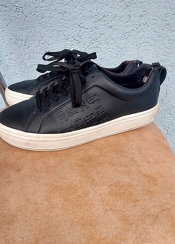38 Beden TOMMY HILFIGER KADIN AYAKKABI