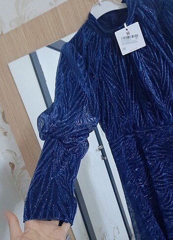 Sıfır etiketli abiye elbise  - Görsel 2