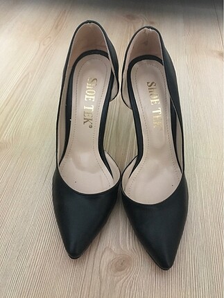 Stiletto topuklu ayakkabı