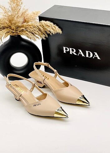 36 Beden siyah Renk Prada ayakkabı