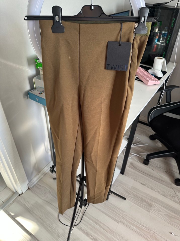 Kadın Bej Kemerli Midi Kumaş Pantolon - Görsel 4