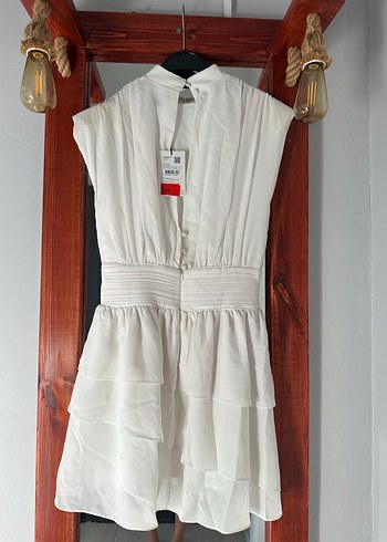 Beyaz Keten Mini Volanlı Elbise - Görsel 2