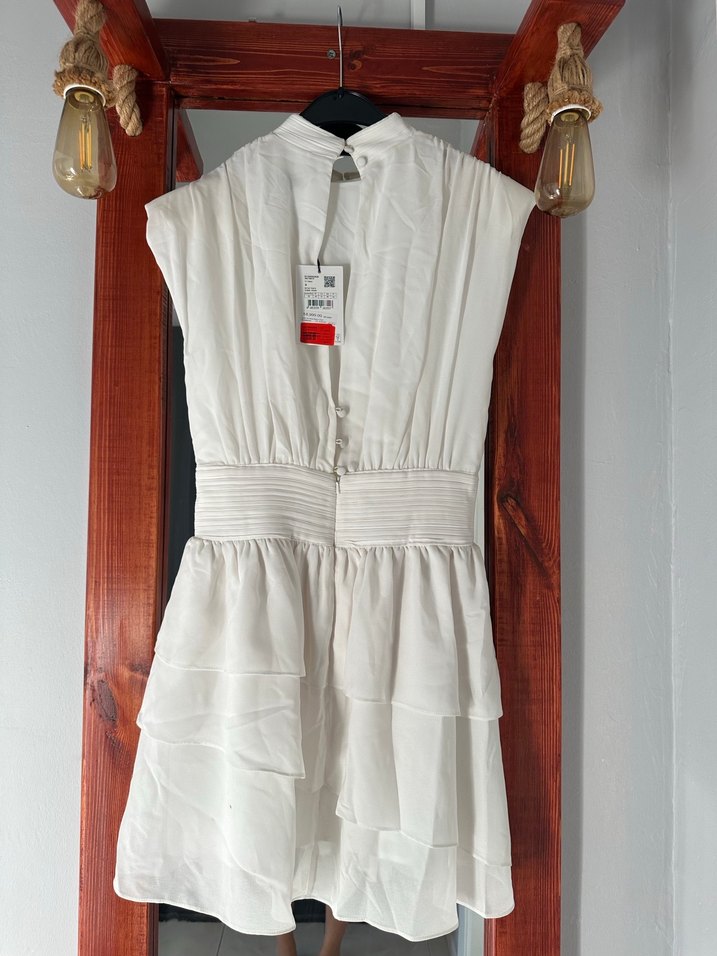 Beyaz Keten Mini Volanlı Elbise - Görsel 2
