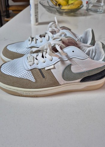 Nike Beyaz Bağcıklı Spor Ayakkabı