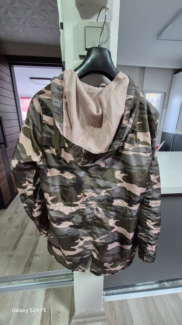 Kadın Kamuflaj Desenli yagmurluk - Görsel 3