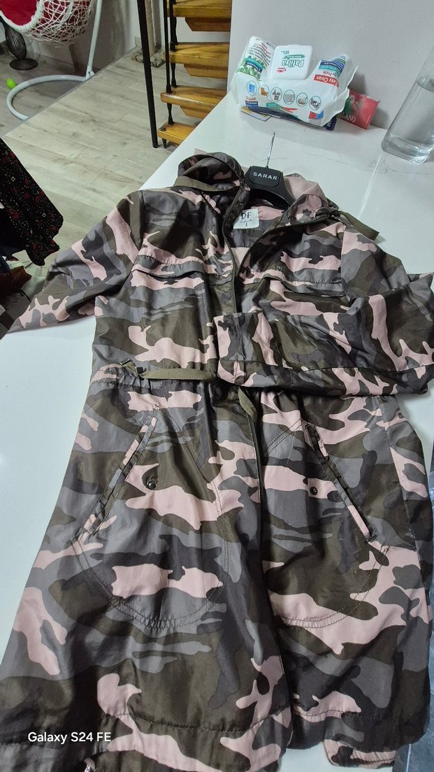 Kadın Kamuflaj Desenli yagmurluk - Görsel 4