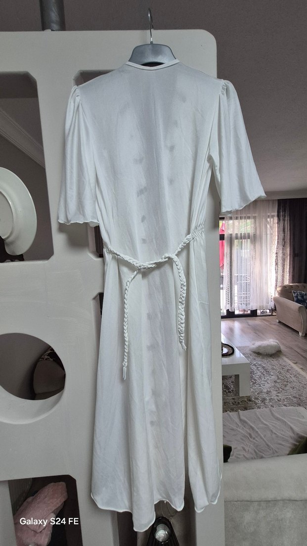 Uzun Beyaz Nakışlı Bohem Kadın Sabahlık - Görsel 4