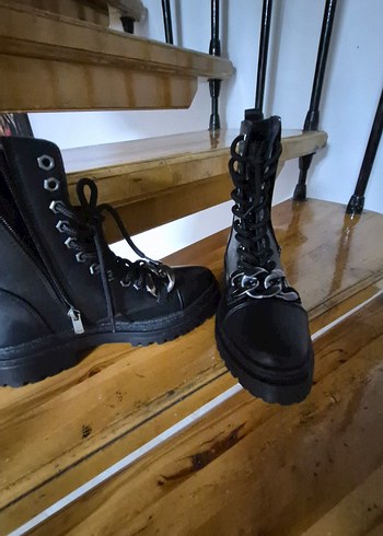 Siyah Deri Gotik Tokalı Kadın Botu - Görsel 2