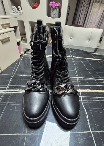 Siyah Deri Gotik Tokalı Kadın Botu - Görsel 9