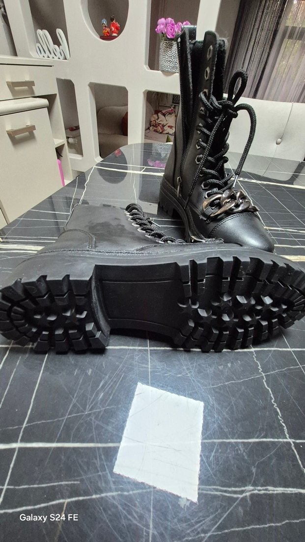 Siyah Deri Gotik Tokalı Kadın Botu - Görsel 5