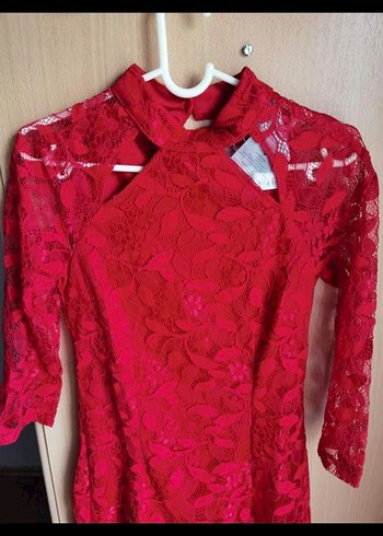 Kırmızı Dantelli Yüksek Yakalı Mini Elbise - Görsel 3