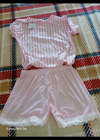 Pembe Çizgili Kısa Kollu Kadın Pijama Takımı