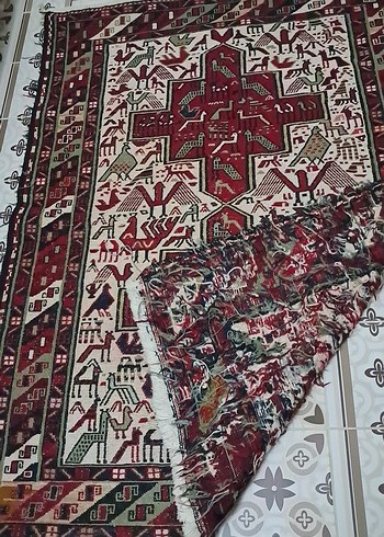 Klasik Desenli Çok Renkli Halı.40 yıllık 103×139 ölçülerinde. - Görsel 3