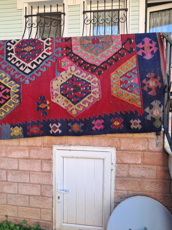 150 yıllık kilim.Anneanneden kalma 2.87×1.92 ölçülerinde - Görsel 2