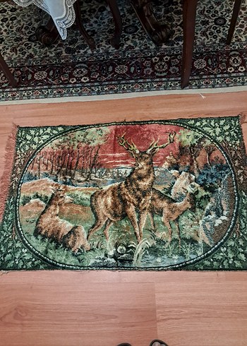 Geyik desenli,kadife antika halı 100×84 ölçülerinde. - Görsel 2