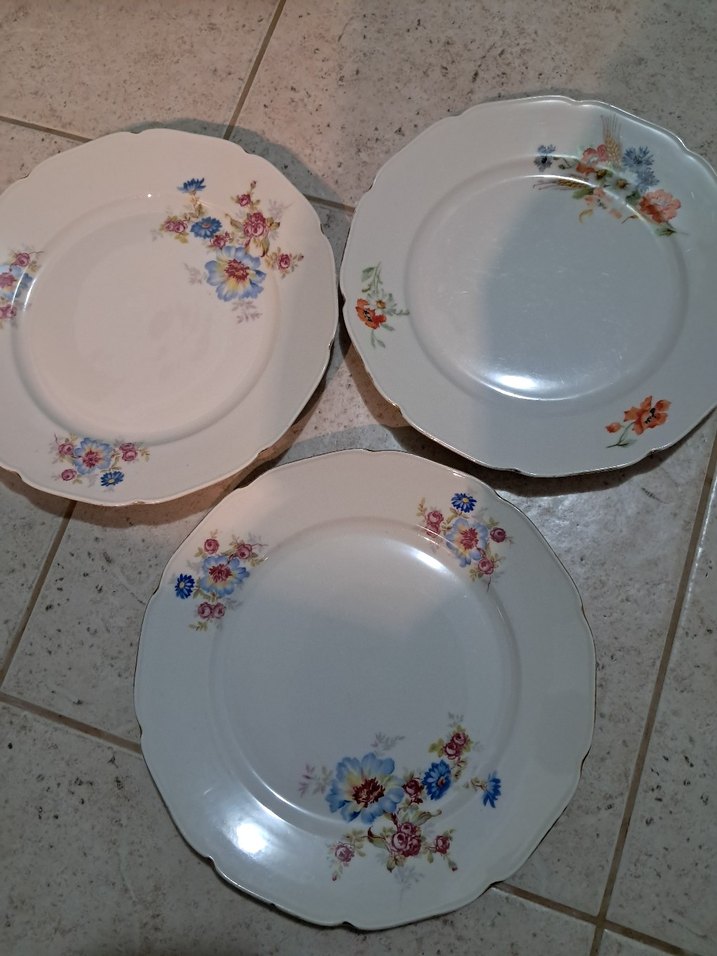 4  adet çukur,3 adet düz eskilerden yemek tabağı - Görsel 2