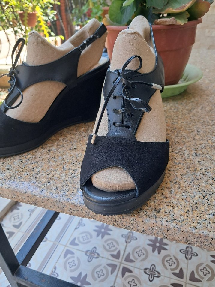 Siyah Süet Bağcıklı Dolgu Topuklu Kadın Ayakkabı - Görsel 2