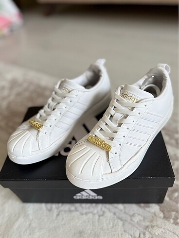 Adidas Streetcheck