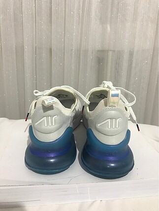 Nike Air270