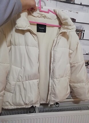 l Beden beyaz Renk SATILDI pull&bear mont