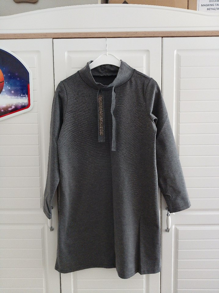 Gri Yüksek Yakalı Düğmeli Kadın Tunik - Görsel 4