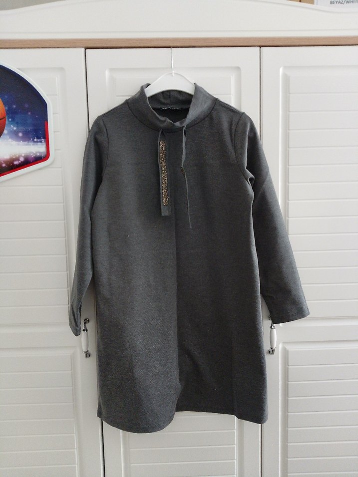 Gri Yüksek Yakalı Düğmeli Kadın Tunik - Görsel 3