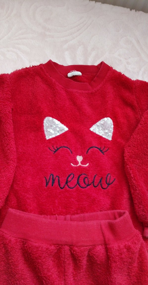 Kız Bebek Kırmızı kürklü Nakışlı Takım 4 yaş - Görsel 3