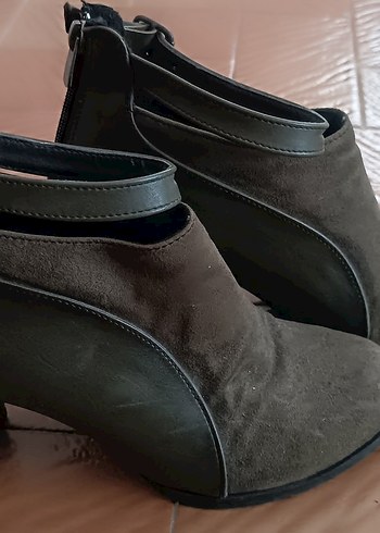 Tokalı Gri Süet Kadın Topuklu Bot - Görsel 2