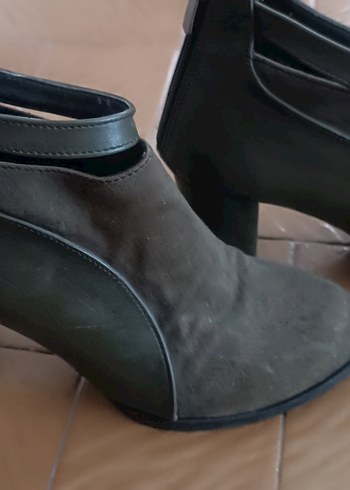 Tokalı Gri Süet Kadın Topuklu Bot - Görsel 3