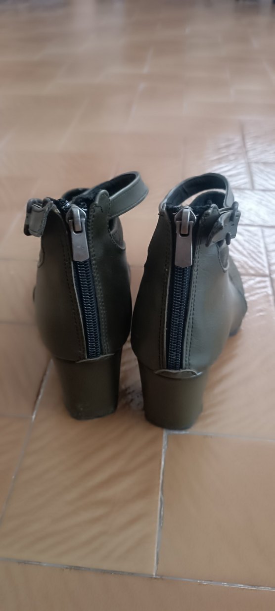 Tokalı Gri Süet Kadın Topuklu Bot - Görsel 5