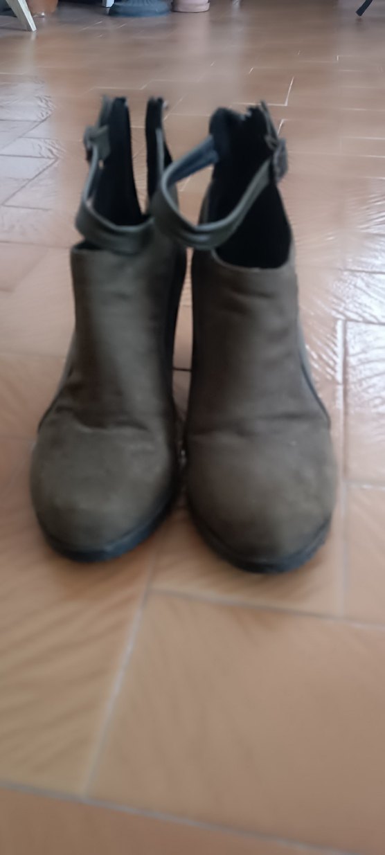 Tokalı Gri Süet Kadın Topuklu Bot - Görsel 4