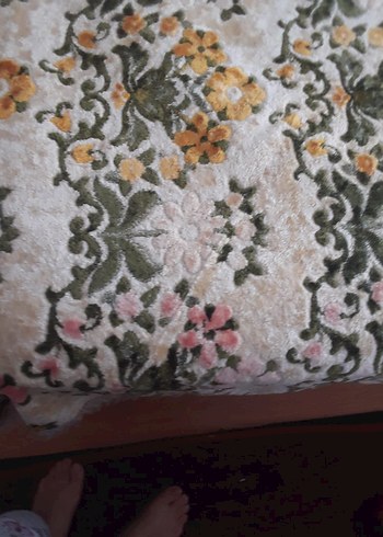 Çiçek Desenli Kadife Yatak Örtüsü - Görsel 4