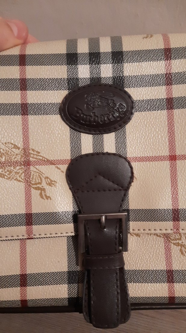 Burberry orjinal Kadın Çantası acil satılık - Görsel 2