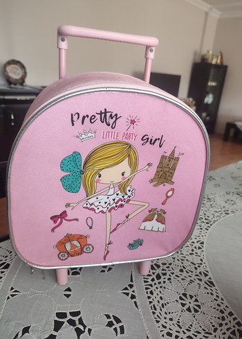 LC Waikiki Pembe Çekçekli Kız Çocuk Valizi ve Helikopter Oyuncak