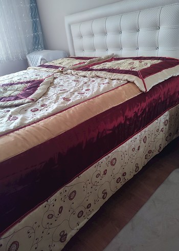Bordo Nakışlı Parlak Yatak Örtüsü - Görsel 7